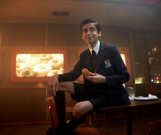 Новый скандал: шоураннера «Академии Амбрелла» обвинили в токсичном отношении к беременной сценаристке