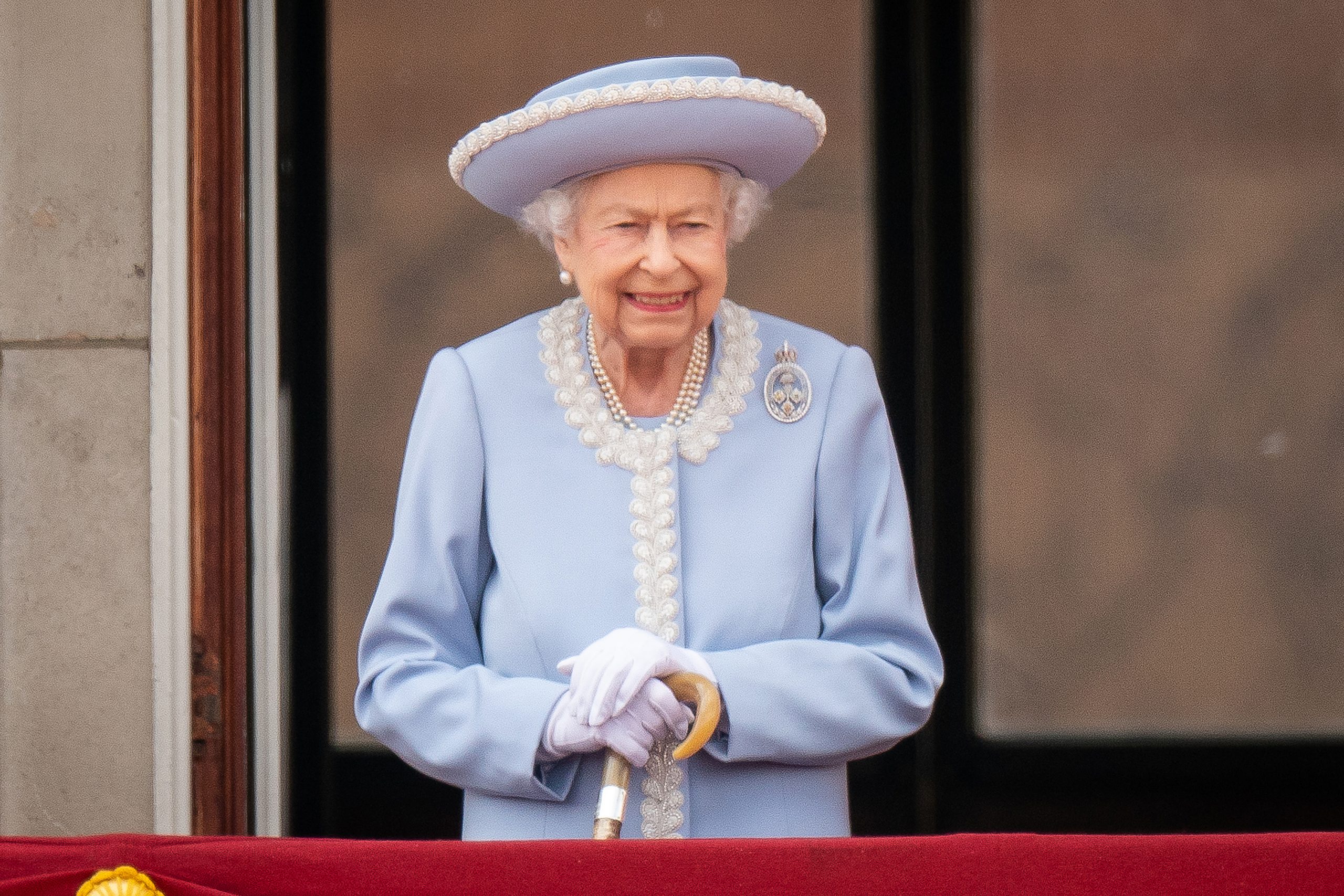 What did Elizabeth II think of her marriage to Meghan Markle and Prince Harry?  Highlights from the book of the royal biographer