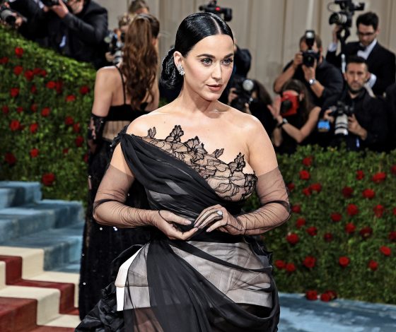 Кэти Перри прокомментировала ситуацию с дергающимся глазом, который напугал поклонников