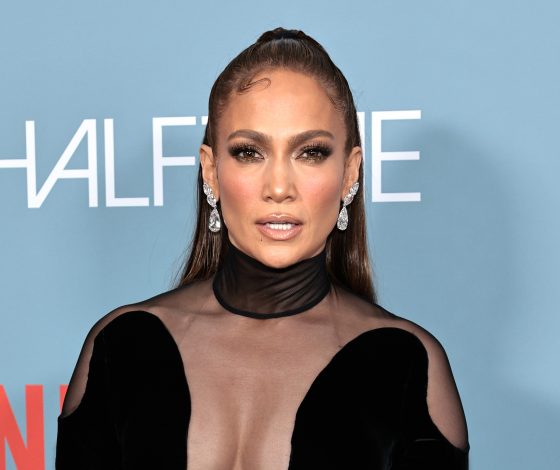 Вспомнить все: Дженнифер Лопес поделилась архивными снимками, которые заставят тебя поностальгировать