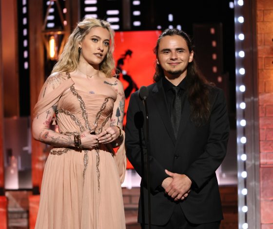 Дети Майкла Джексона предстали вдвоем на премии в Нью-Йорке: как сейчас они выглядят