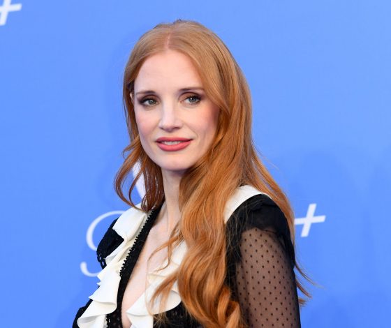 Джессика Честейн появилась на красной дорожке Венецианского кинофестиваля