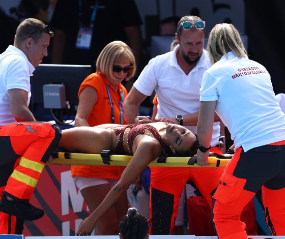 Американская синхронистка потеряла сознание под водой на чемпионате мира: ее спас тренер