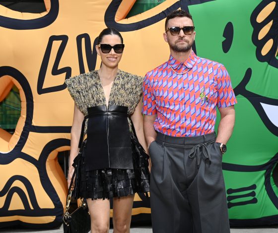 Самая яркая пара: редкий выход Джастина Тимберлейка с его супругой на показе Louis Vuitton