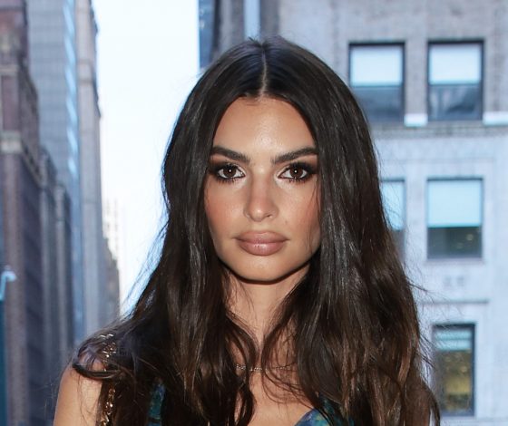 С кем на самом деле встречается Эмили Ратаковски?