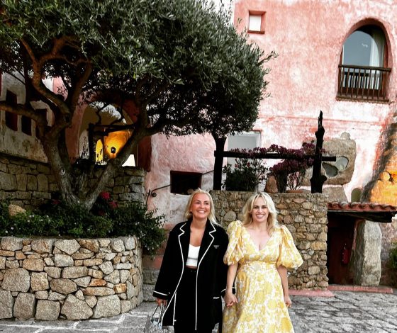 Ребел Уилсон отправилась на отдых со своей новой девушкой