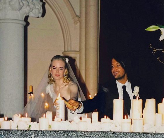 Николь Кидман поделилась из семейного архива фотографией со свадьбы