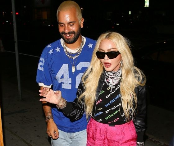 Мадонна отправилась на свидание с новым спутником в эффектном образе