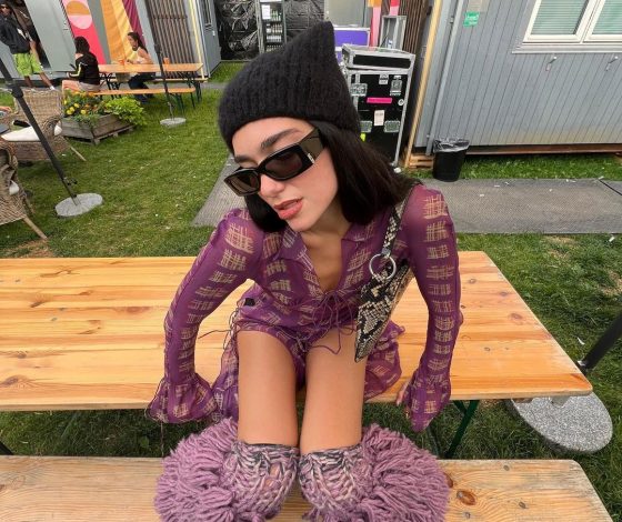 Дуа Липа примерила самый необычный образ, который можно носить и зимой и летом