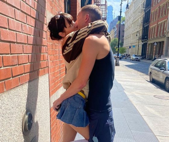 Пара года: Белла Хадид запечатлела страстные поцелуи со своим бойфрендом