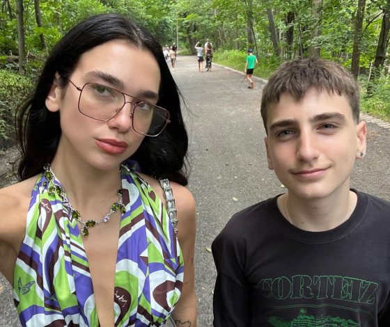 Как выглядит 16-летний брат Дуа Липы?