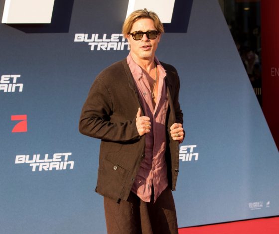 Не только Брэд Питт: известные мужчины, которые носят юбки