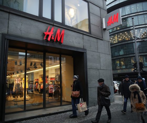 Никаких скидок: H&M не будет проводить финальную распродажу