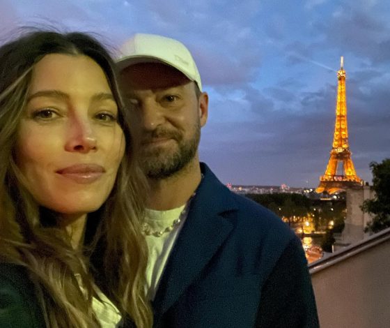 Выходные в Париже: Джессика Бил поделилась семейными фотографиями с Джастином Тимберлейком
