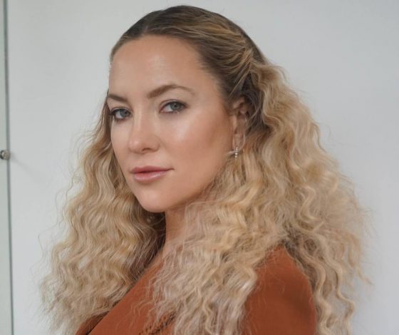 Как 43-летняя Кейт Хадсон выглядит в купальнике?