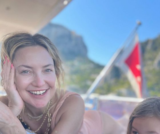 Без фотошопа: папарацци засняли Кейт Хадсон в леопардовом бикини