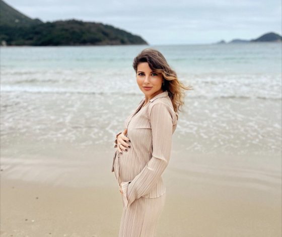 Галина Юдашкина опубликовала первое фото с новорожденной дочерью