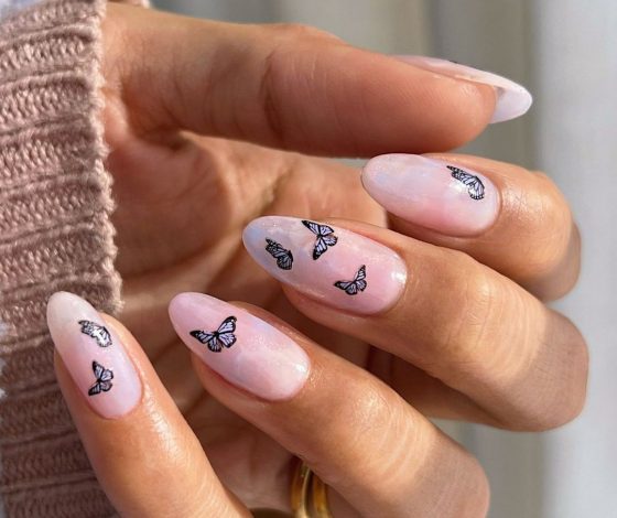 Маникюр с бабочками — главный тренд нейл-арта этого лета