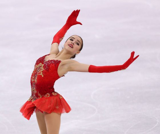Цифра дня: коньки олимпийской чемпионки Алины Загитовой ушли с молотка на аукционе за 150 000 рублей