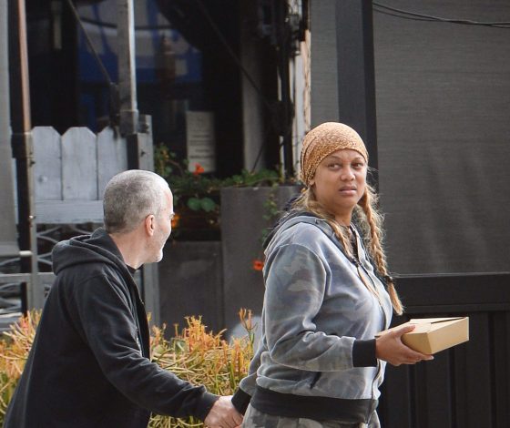 Топ-модель по-американски уже не та: Тайра Бэнкс замечена на улицах Лос-Анджелеса