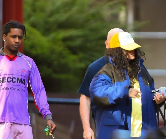 Спустя два месяца после родов: Рианна появилась в ультракоротких шортах