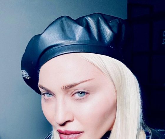 Слишком молода: селфи 65-летней Мадонны удивило фанатов