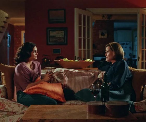 В привычном амплуа: вышел трейлер романтической комедии «Хороший дом» с Сигурни Уивер