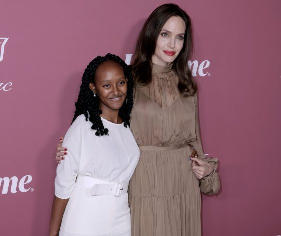 Фото дня: Анджелина Джоли навестила свою дочь в колледже