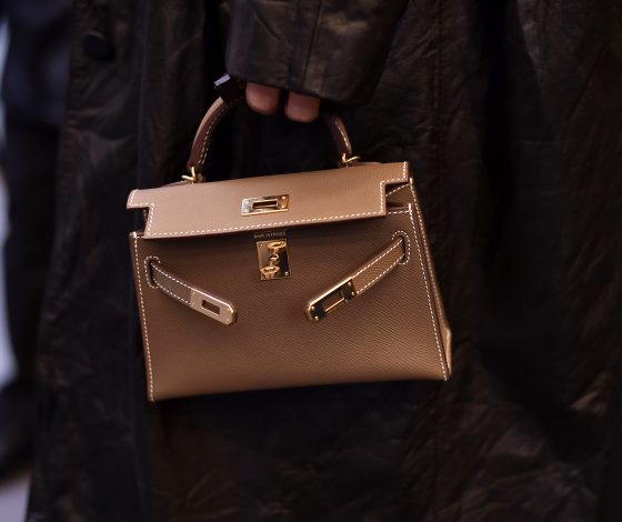 Товаровед московского бутика Hermès восемь лет подменивала оригинальные сумки Birkin и Kelly на подделки