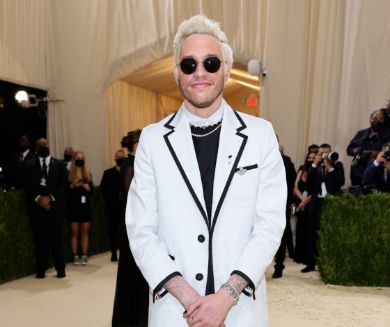 Пит Дэвидсон и его новая девушка попали в автомобильную аварию