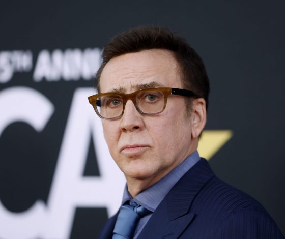 Николас Кейдж удивил поклонников новым образом: актер покрасился в ярко-красный