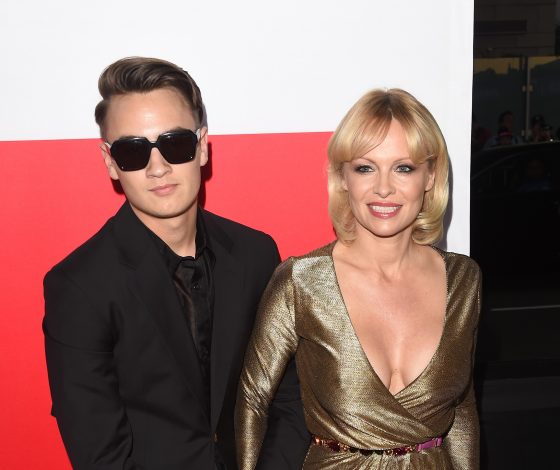 Как выглядит старший сын Памелы Андерсон?