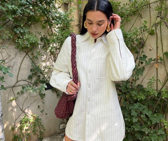 Дуа Липа показывает, как совместить два тренда в одном образе