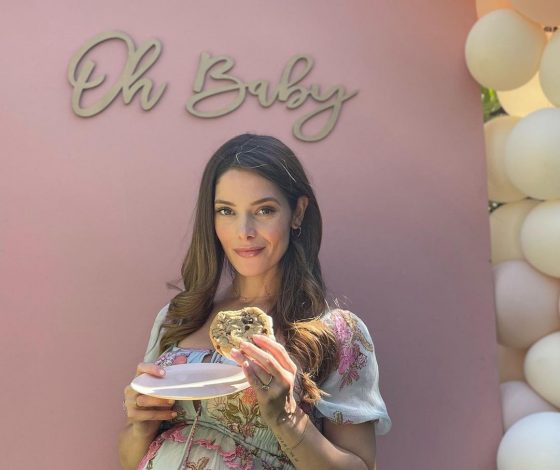 Звезда «Сумерек» Эшли Грин впервые стала мамой