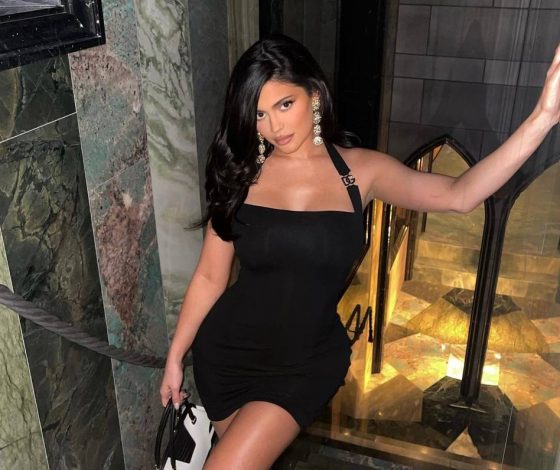 Семейный скандал? Кайли Дженнер назвала любимую сестру