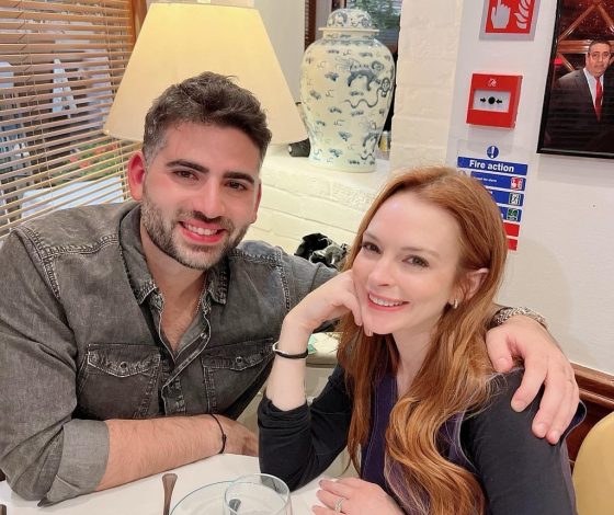 Счастливые часов не наблюдают: влюбленная Линдси Лохан вместе с мужем