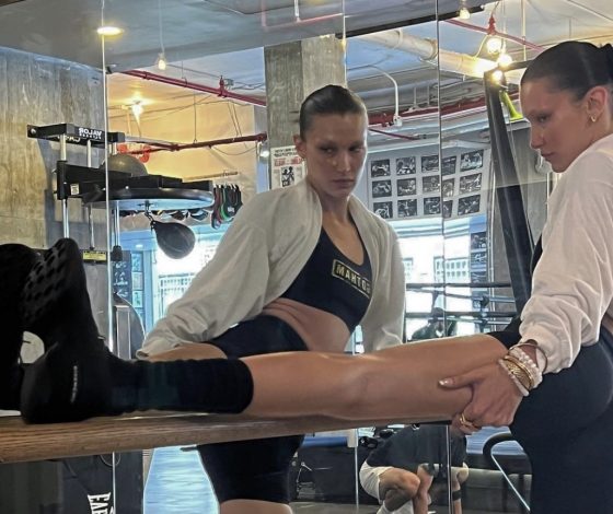 Не сфотографировался – не был в зале: нескучный образ для фитнес-клуба от Беллы Хадид