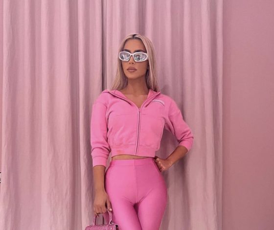 Как совместить стиль милитари и гламур? Ким Кардашьян нашла розовое решение