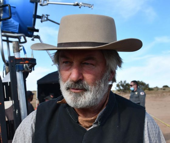 Уничтожена главная улика: адвокаты Алека Болдуина требуют прекратить дело о непредумышленном убийстве