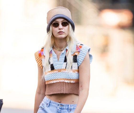Вязанный жилет Джиджи Хадид, который можно носить даже летом