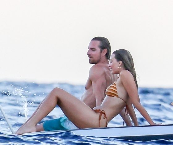 Как Марго Робби выглядит в купальнике?