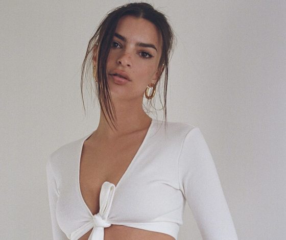 «Я стала очень худой»: Эмили Ратаковски призналась, что похудела до 45 килограммов из-за развода с мужем