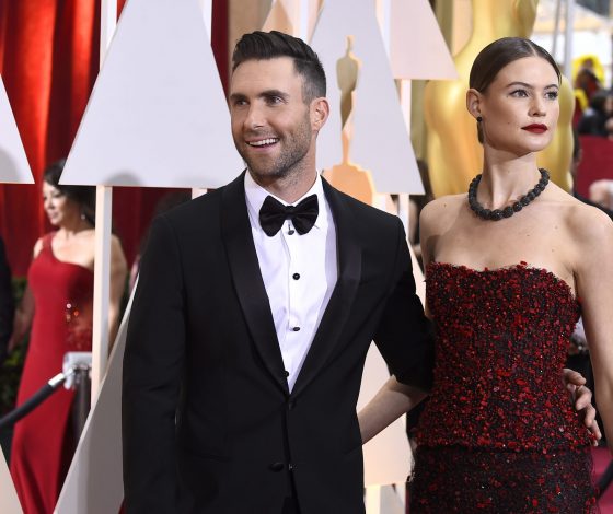 После скандала с изменами: Адам Левин и Бехати Принслу мило проводят время вместе