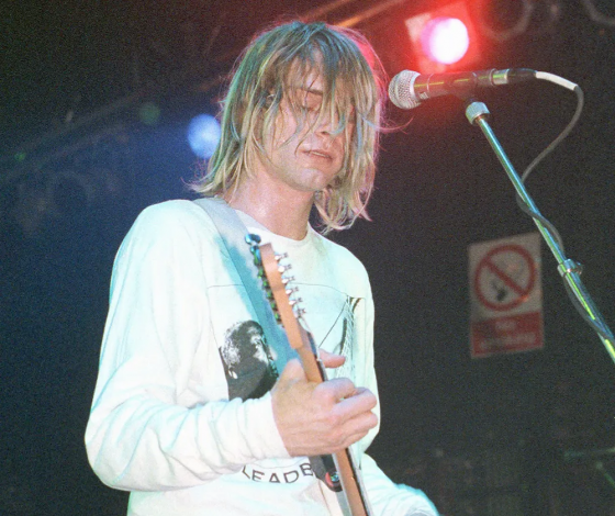 Гитару Курта Кобейна продали за 4,5 миллиона долларов