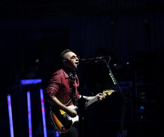 Ваня Дмитриенко, Аглая Тарасова, Карина Нигай и другие на концерте группы «Звери»