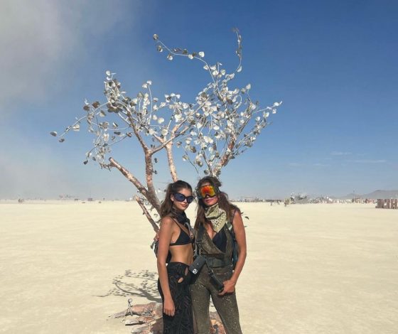 Синди Кроуфорд трогательно поздравила  дочь с днем рождения: Кайя Гербер точная копия матери