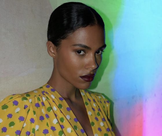 Пустите меня на танцпол: Тина Кунаки голосует за возвращение моды 80-х