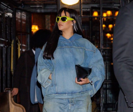 Рианна доказывает, что тотал-луки из денима – до сих пор в тренде