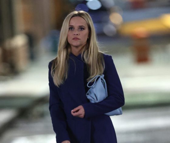 Как выглядит героиня Риз Уизерспун на съемках нового сезона «Утреннего шоу»?