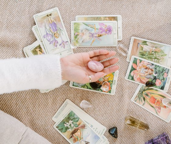 На любовь, здоровье и карьеру: как делать самые простые расклады Таро для начинающих